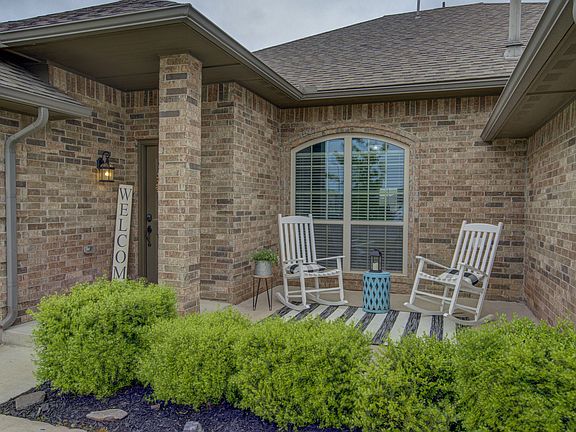2nd image of 1432 Spoonwood Dr