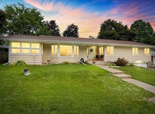 2314 Coulee Dr, La Crosse, WI 54601