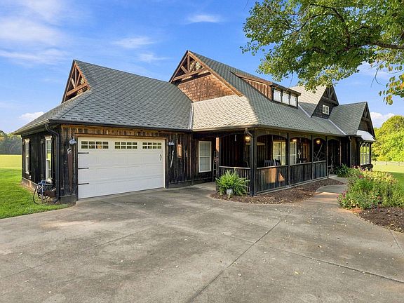 4th image of 205 Clement Rd