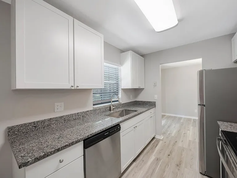 500 9th Ave S #C — Photo 12