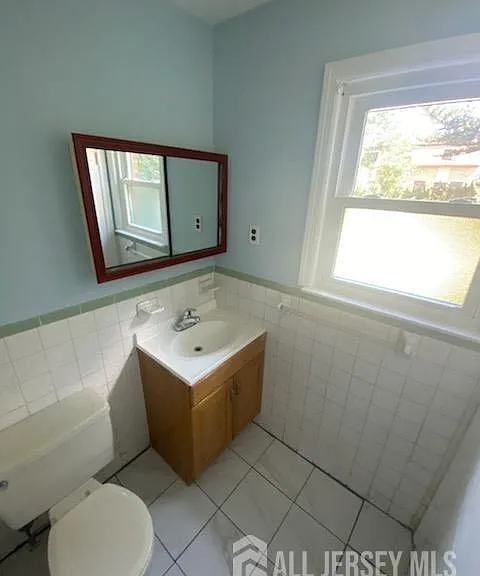1105 N Oaks Blvd — Photo 7