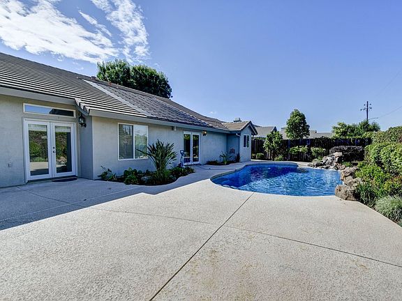 4th image of 1731 Pheasant Dr