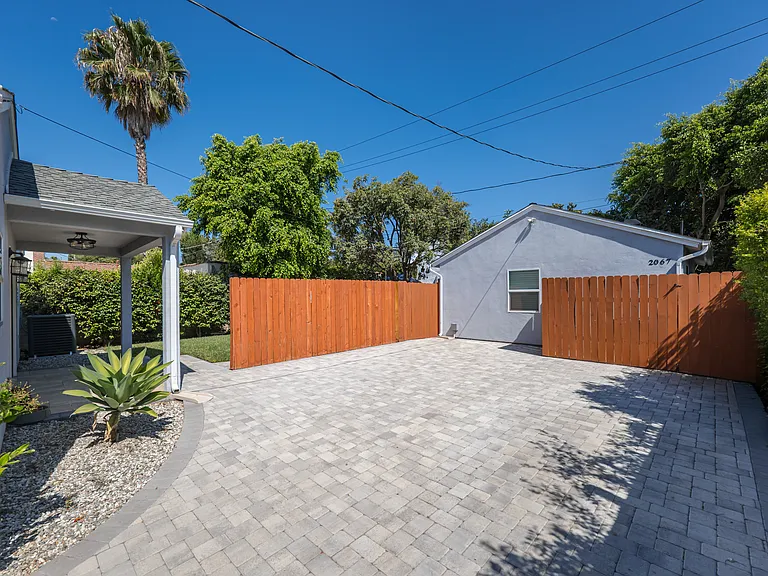 2065 Casa Grande St — Photo 22