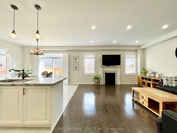 5th image of 3 Collier Cres