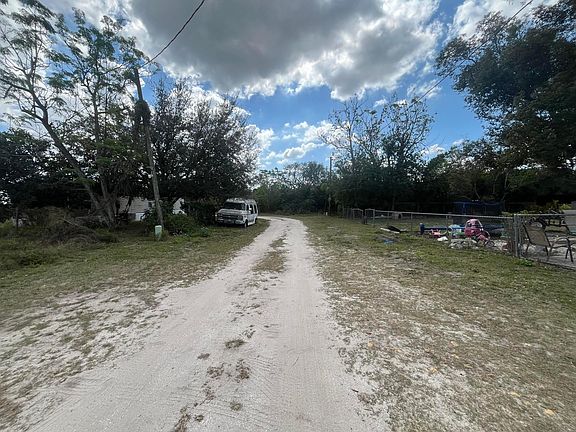 4th image of 3608 Smithtown Road