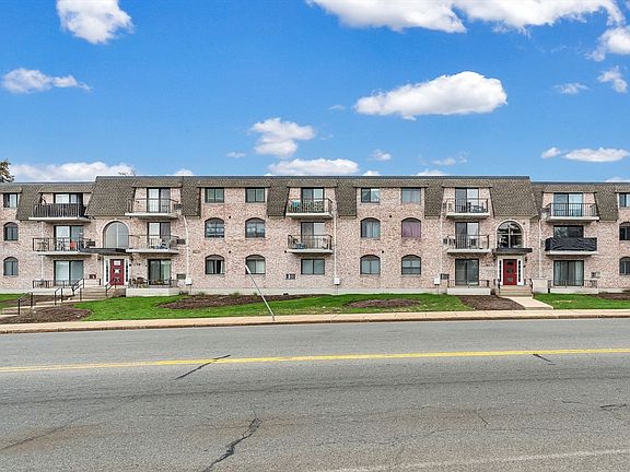 2nd image of 40 High St APT 205