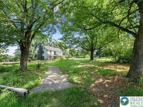 665 Kintner Rd, Kintnersville, PA 18930