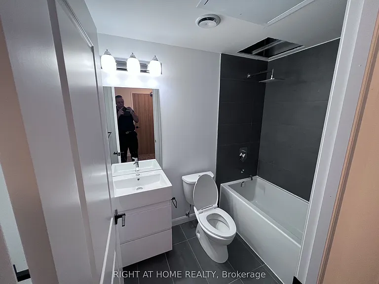 7 Erie Ave #711 — Photo 22