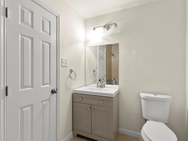 14106 Kinsbourne Ln — Photo 20