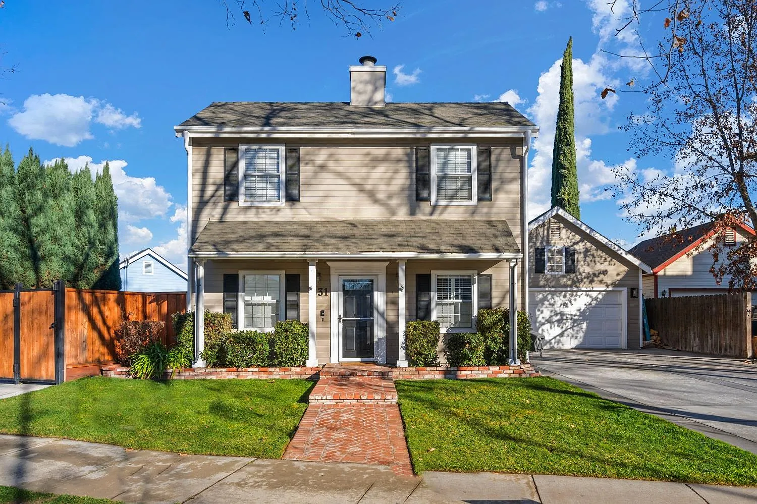 831 Cambridge Ct photo 1