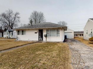 1320 Circle Dr, Fremont, OH 43420