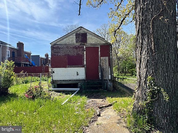4th image of 2309 Irving St SE