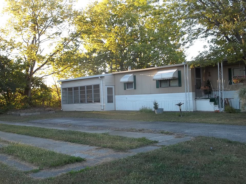2nd image of 225 Voyager Blvd