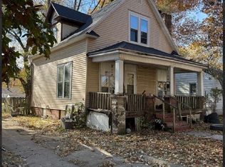 989 W Packard St, Decatur, IL 62522