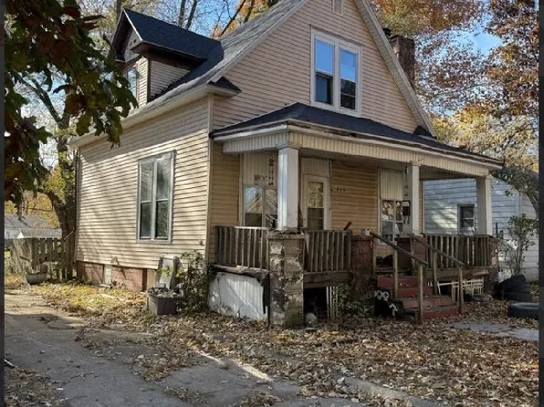 989 W Packard St, Decatur, IL 62522