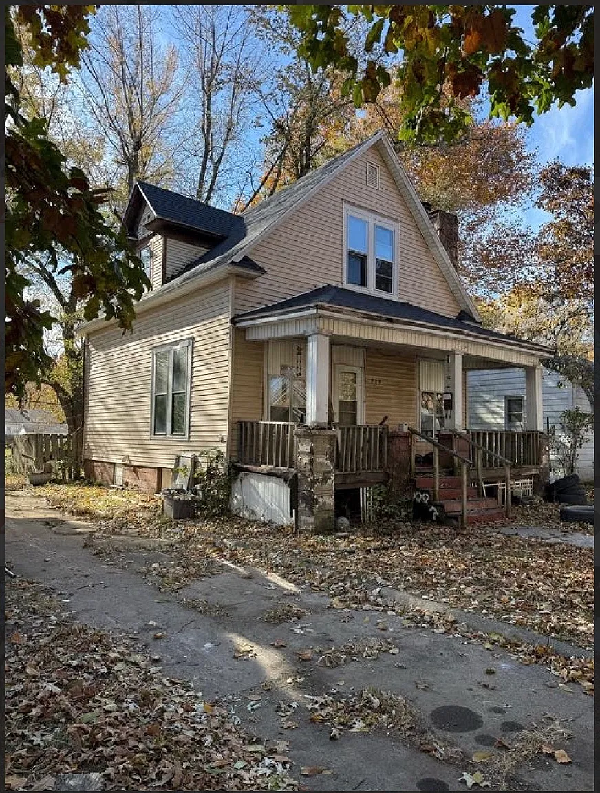 989 W Packard St photo 1
