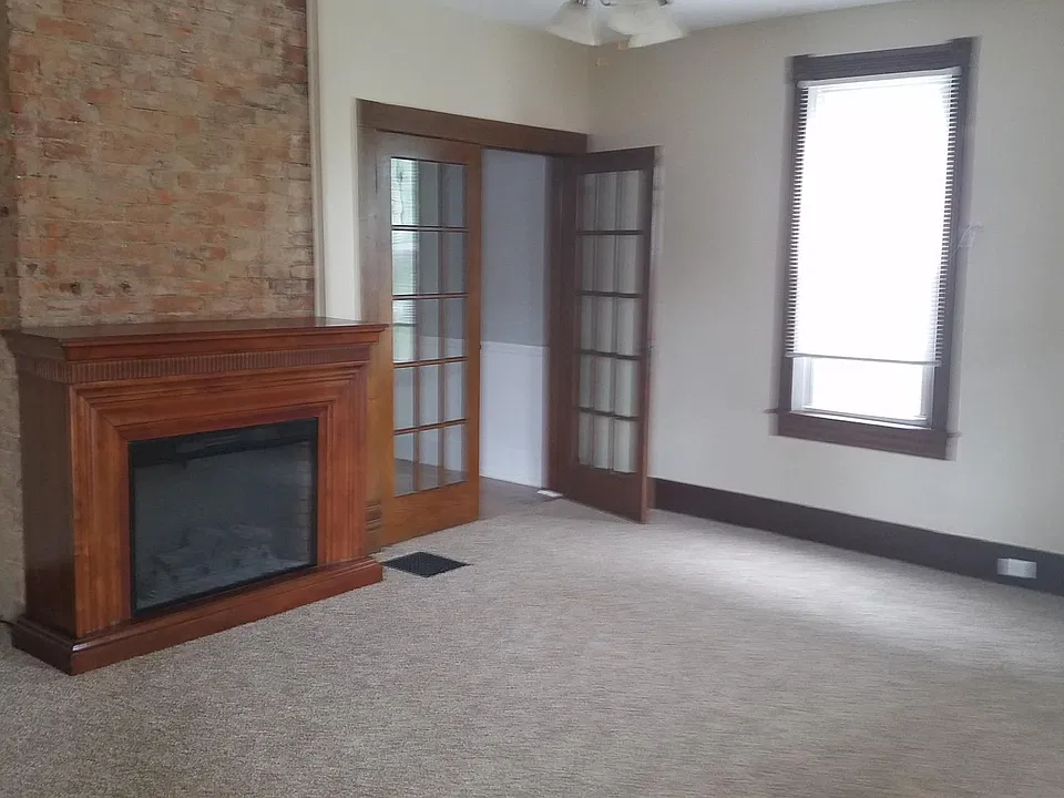215 Elm St