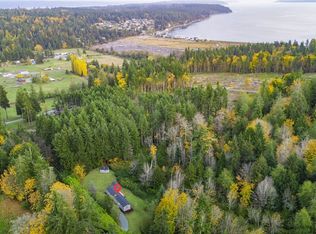 32 E Mountain View RD, Camano Island, WA 98282