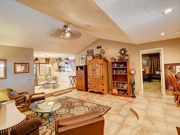 3rd image of 2426 SW Cameo Blvd