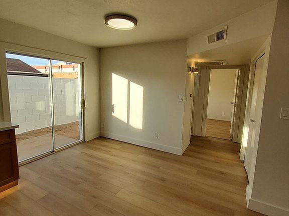 3rd image of 5040 N 18th Ave APT 3