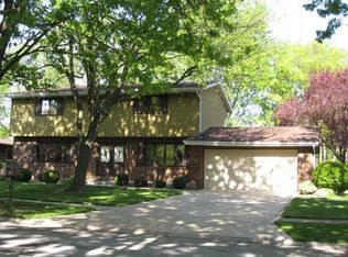 646 Lexington Ave, Crown Point, IN 46307