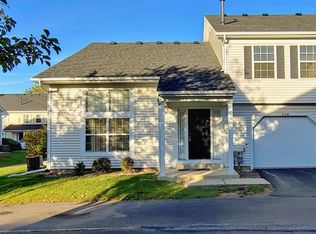 328 Wisteria Dr, Streamwood, IL 60107
