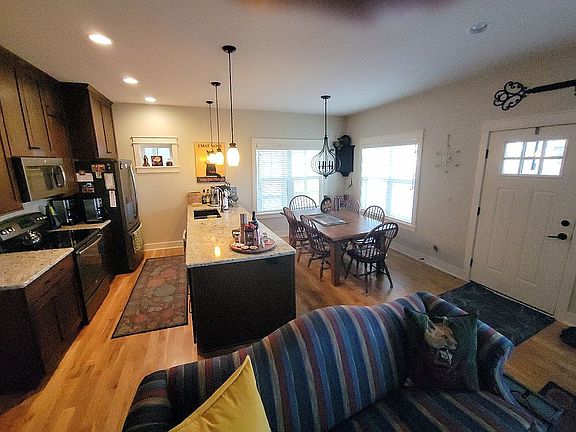 Kitchen/ Dining