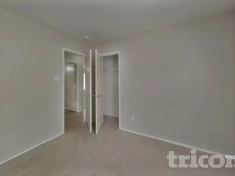 1403 Glens Ferry Ln — Photo 13