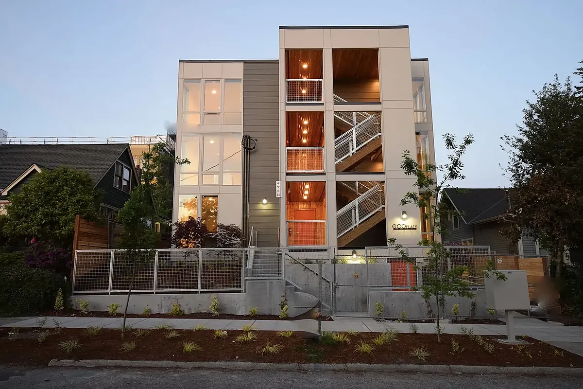 Building Photo - 4730 9th Ave NE