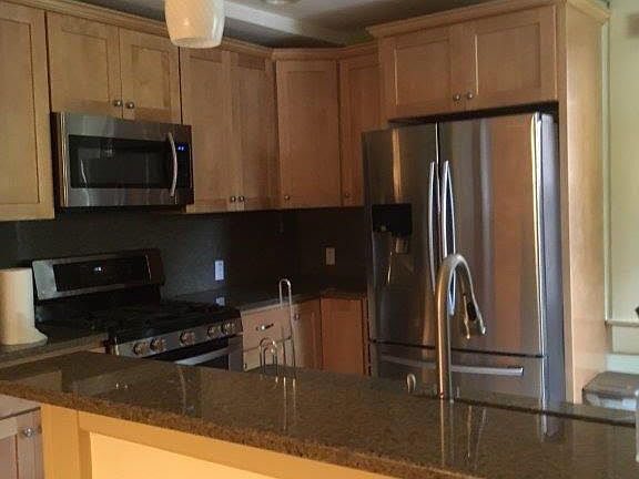 4th image of 221 SE Wenona Ave