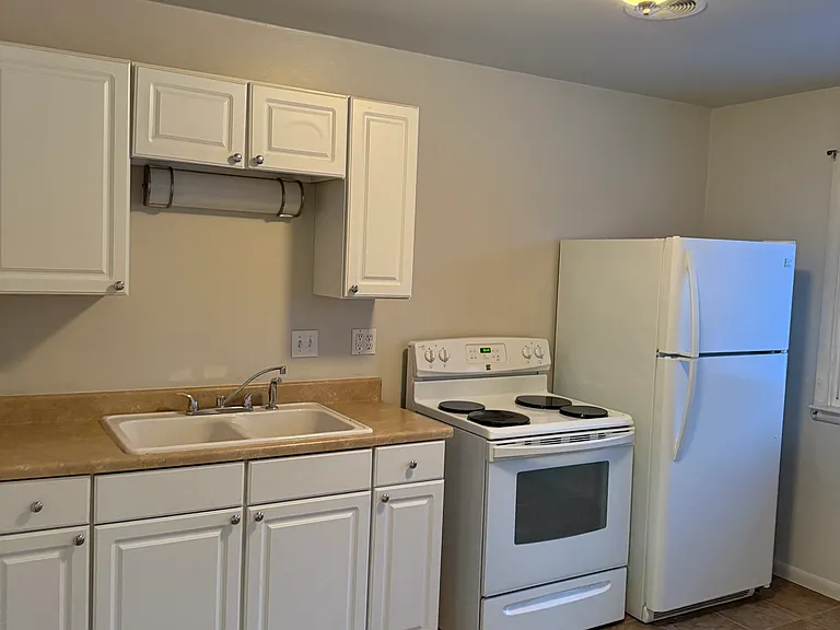 205 W 9th St #1 — Photo 1