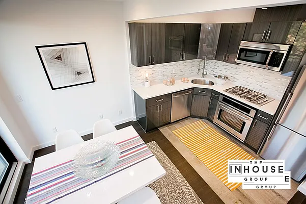 Sold by The In House Group | media 6