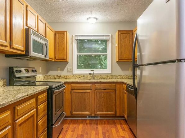 1724 E Hillside Dr #5B-3Ba