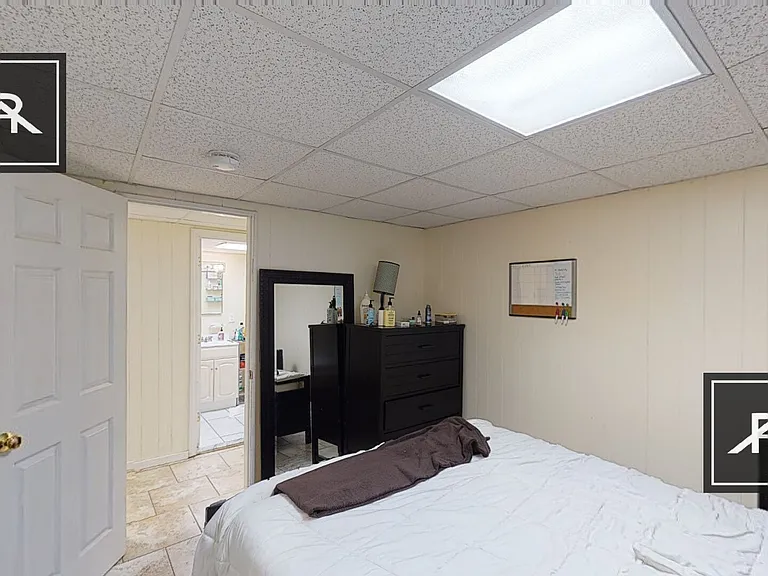 17 Glenville Ave #B6 — Photo 5