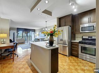 6 Horizon # 807, Fort Lee, NJ 07024