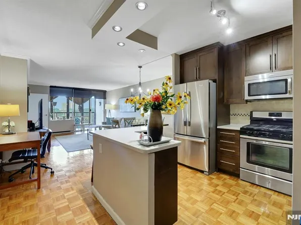 6 Horizon # 807, Fort Lee, NJ 07024