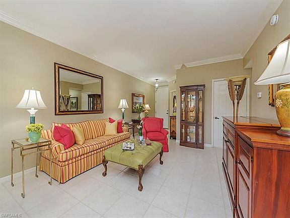 4th image of 900 L Ambiance Cir #102
