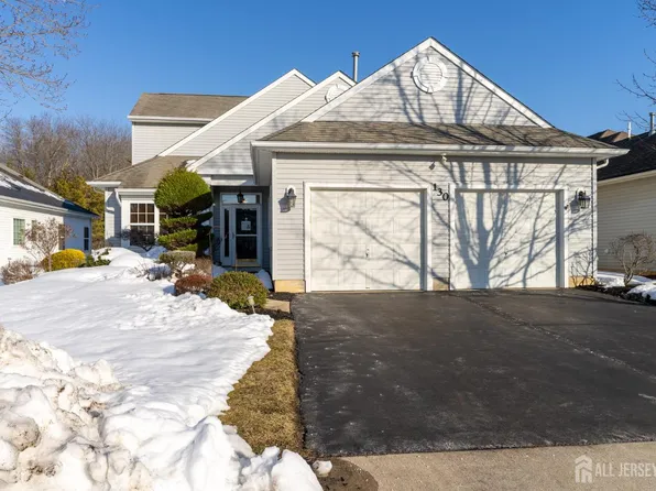 130 Orleans Rd, Monroe Township, NJ 08831