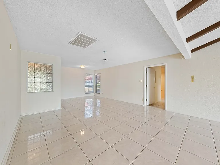 6323 Forest Bnd — Photo 16