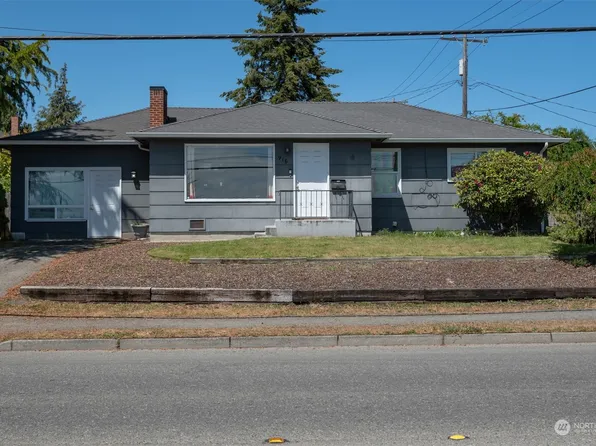 916 C Street, Port Angeles, WA 98363