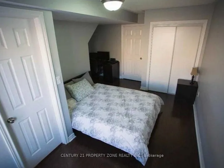 1041 Ellesmere Rd N — Photo 14