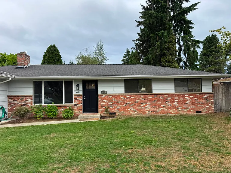 1165 Camas Ave NE — Photo 2