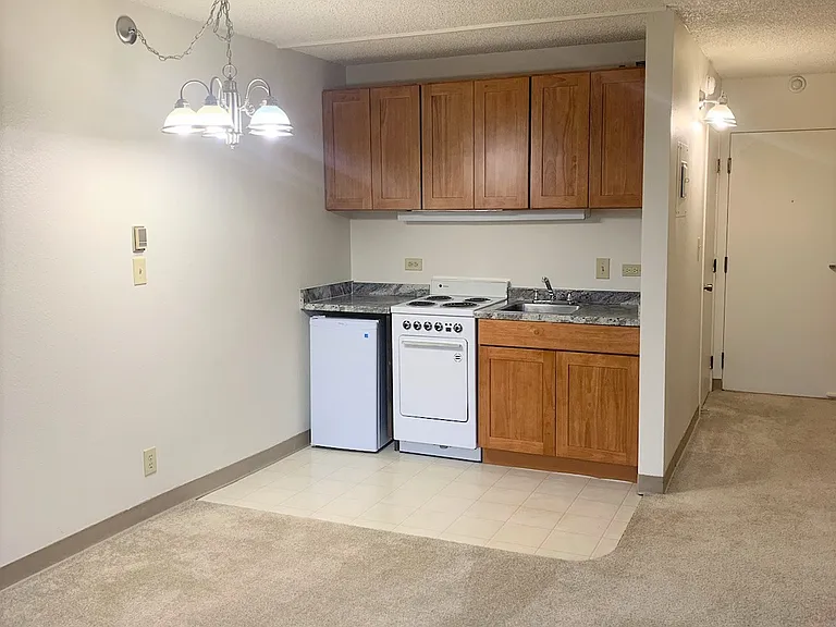 Life Manor Parkside — Photo 27