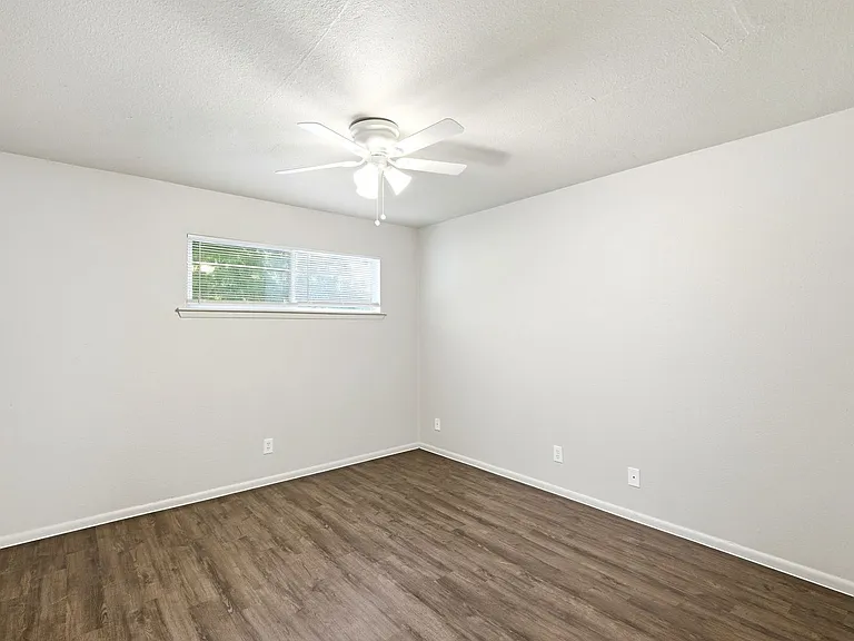 2319 Greenfield Pkwy — Photo 26