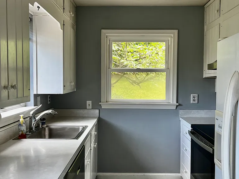 1020 W Taylor Run Pkwy — Photo 4