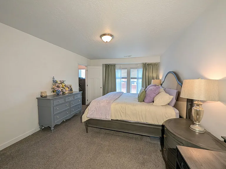 688 E 355 N — Photo 17