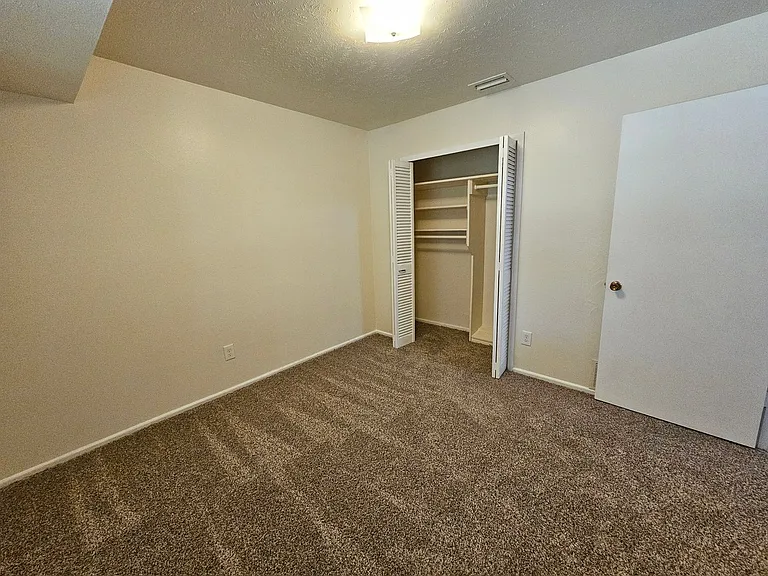 1302 Berkeley Dr — Photo 26