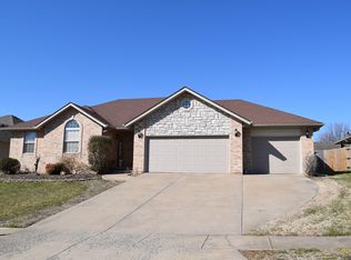 3221 N Laurel Ave, Springfield, MO 65803