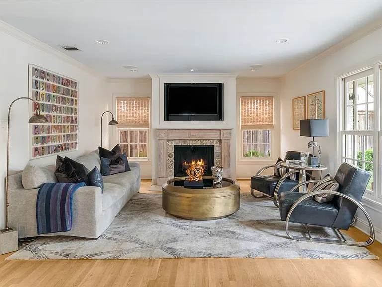 3313 Bryn Mawr Dr — Photo 2