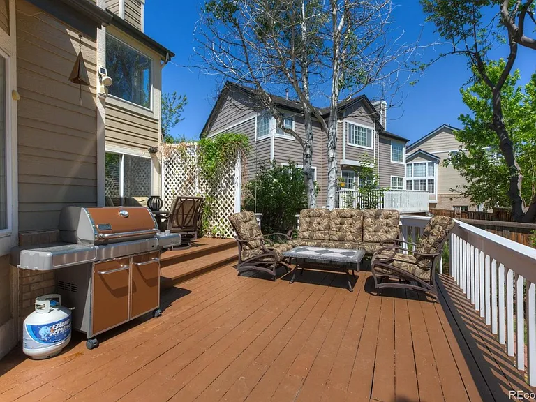 15581 Flowerhill Cir — Photo 34